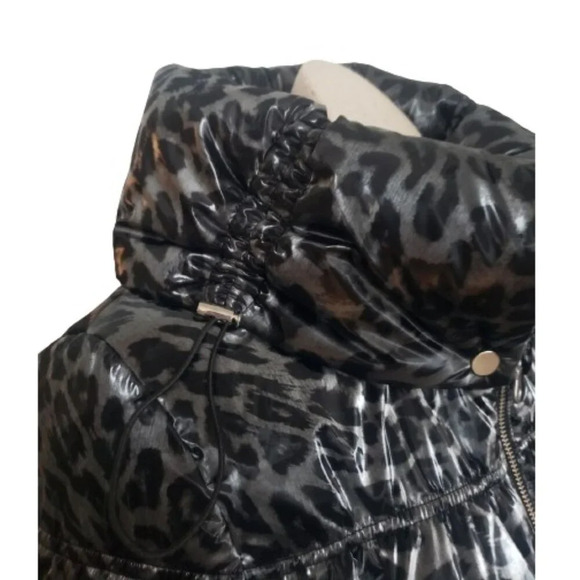 Shiny Animal Printed Gray/Black Belted Puffy Jacket - Picture 4 of 12